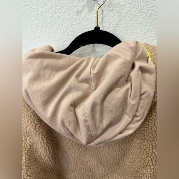 YOUNG & RECKLESS MENS FUZZY LONG SLEEVE HOODIE SIZE SMALL NEON RAIDERS - Picture 5 of 11